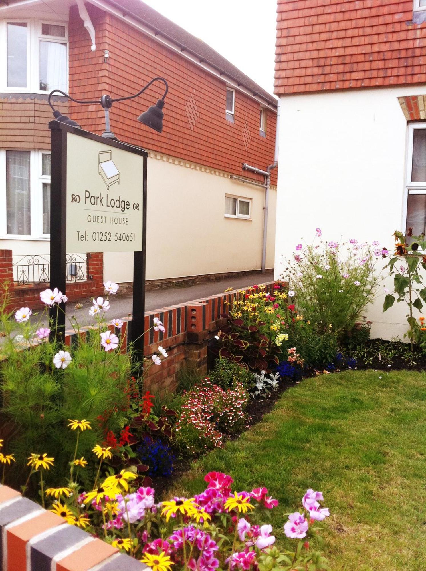 Park Lodge Farnborough  Exterior photo